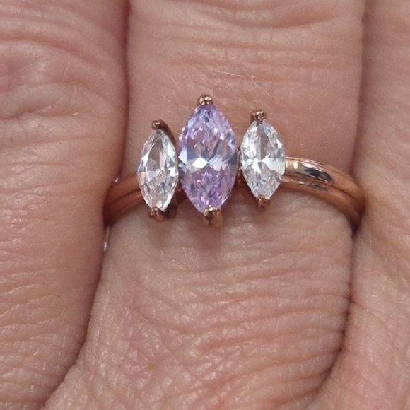 Jewelry - Elegant‎ Purple and Rose Gold Women's Ring